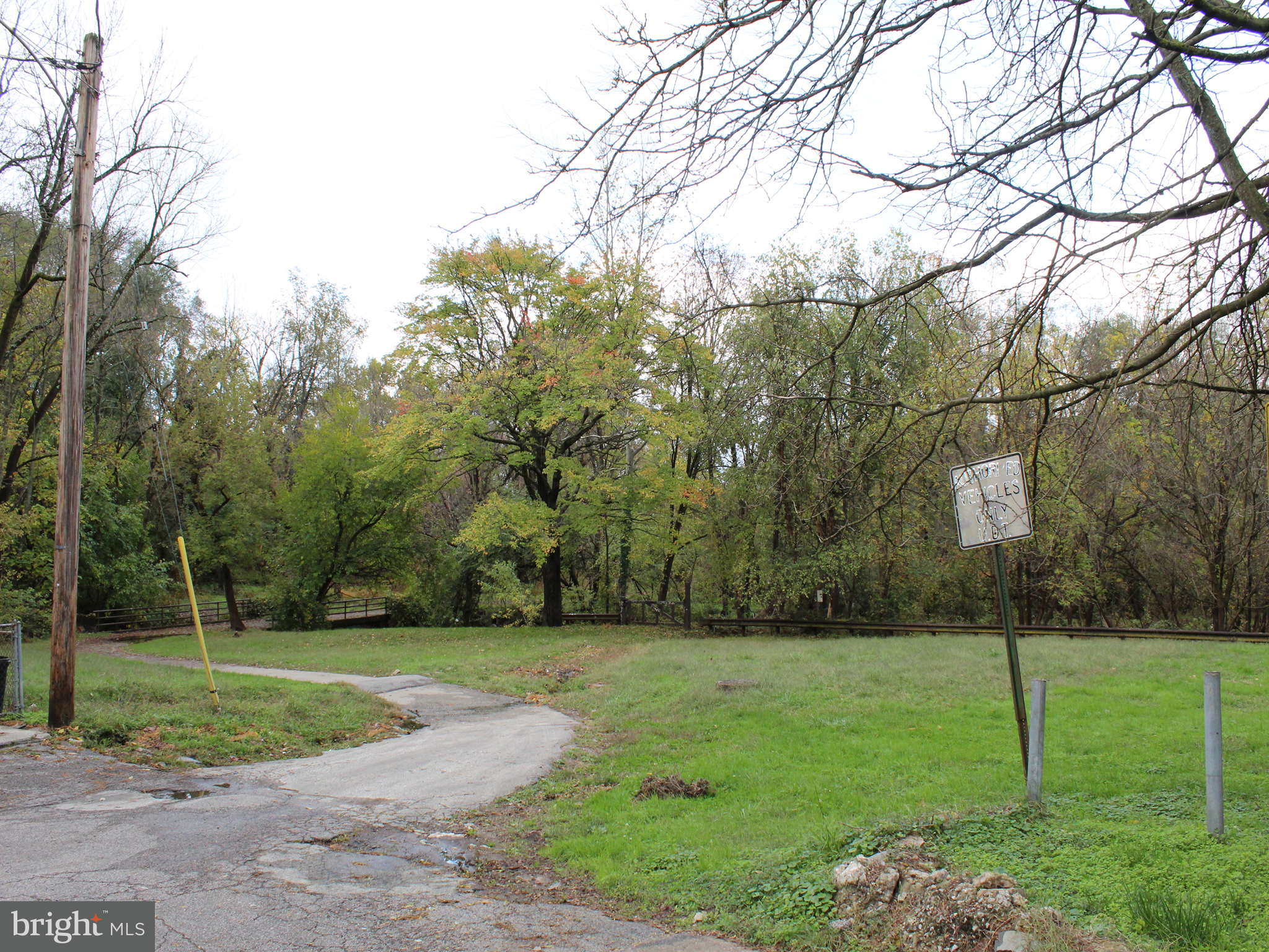 612 Briarcliff Road Upper Darby, PA 19082 - Photo 5 of 18 Entry to park area a few houses down