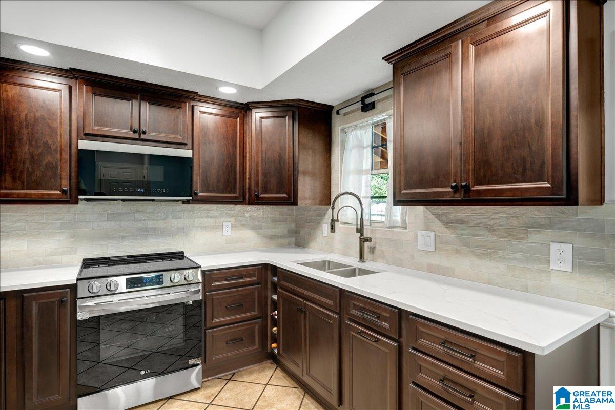 100 Victoria Station Alabaster, AL 35114 - Photo 7 of 26