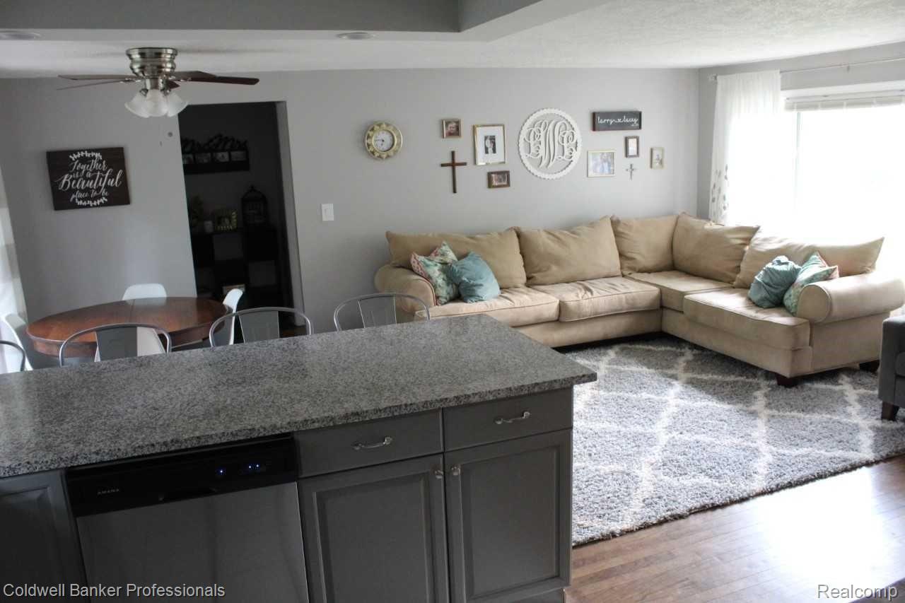 630 North Conklin Road Lake Orion, MI 48362 - Photo 9 of 15 6.jpg