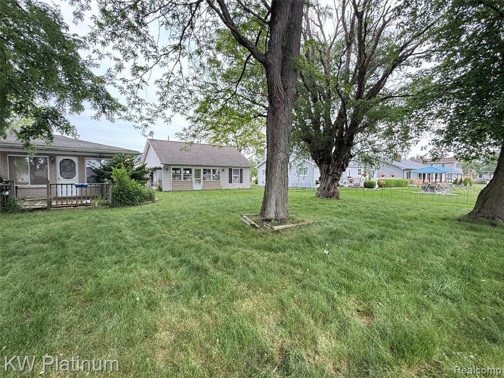 7275 Bluebill Road Algonac, MI 48001 - Photo 25 of 32