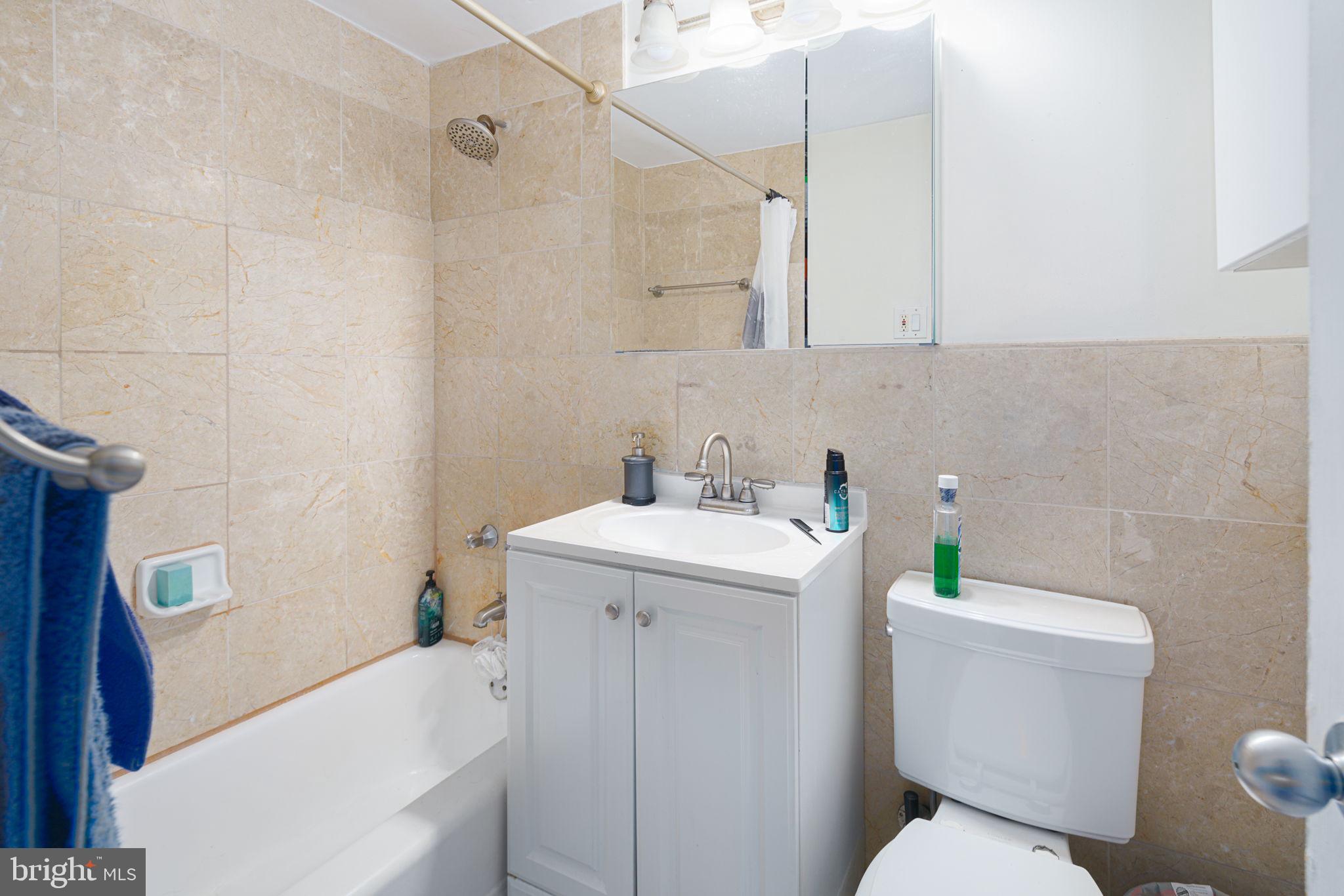 2101 Chestnut Street, Unit 1115 Philadelphia, PA 19103 - Photo 3 of 3