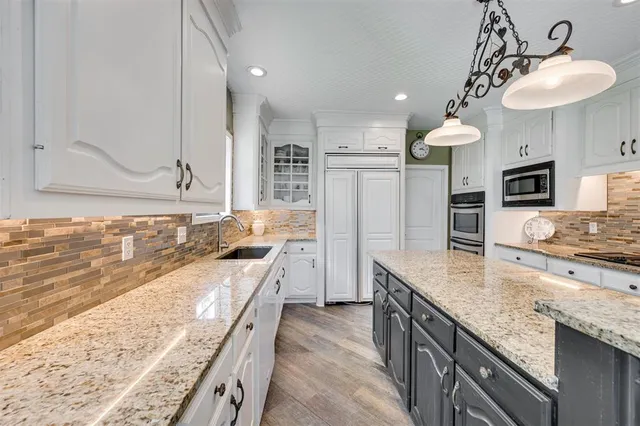 $299,900 | 15036 Farm To Market 1499, Arthur City, TX 75411