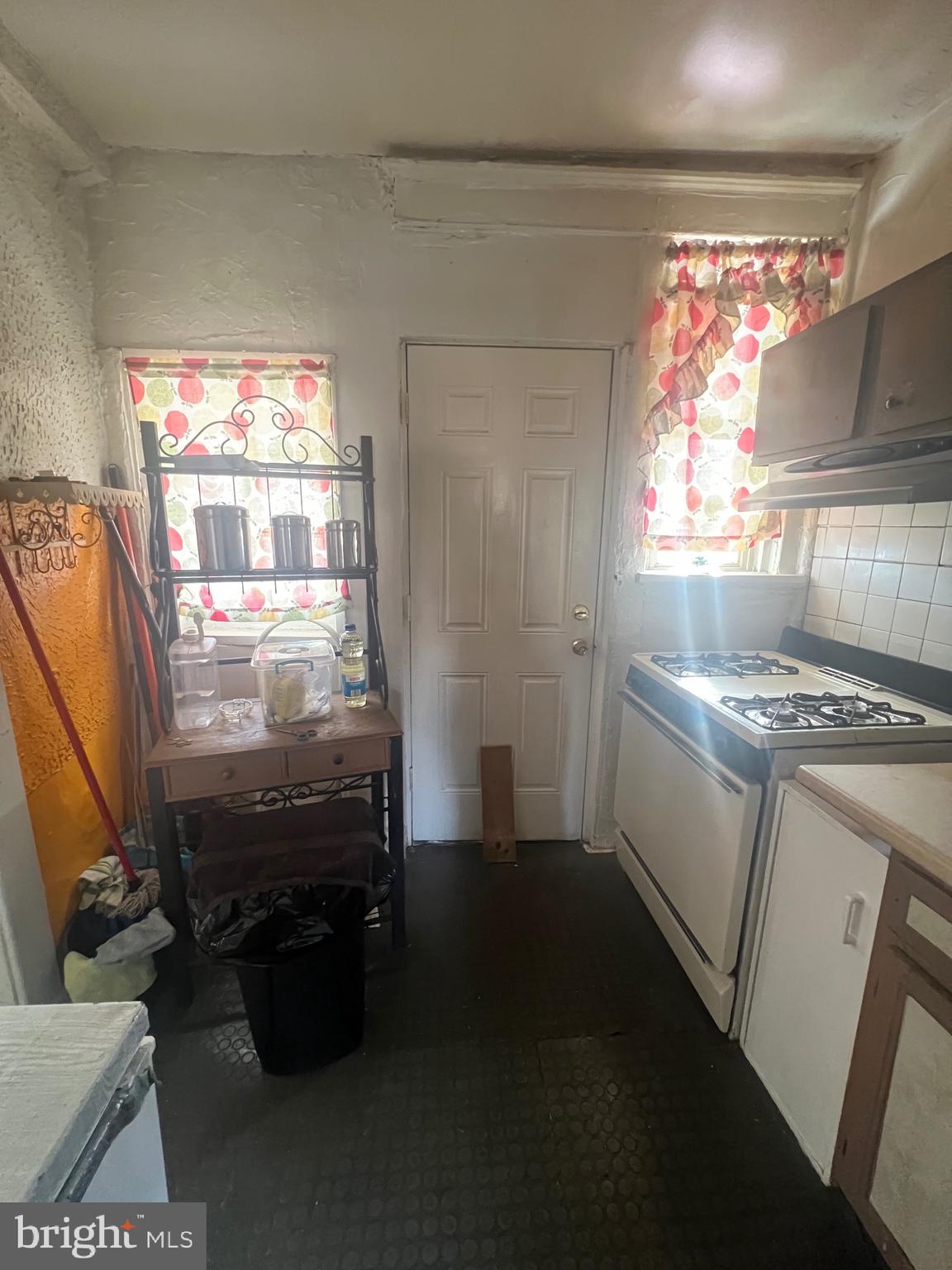 4506 Reisterstown Road Baltimore, MD 21215 - Photo 11 of 22 a room with storage and utility