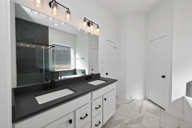 $2,400 | 177 Hidden Peak Drive, Montgomery, TX 77316