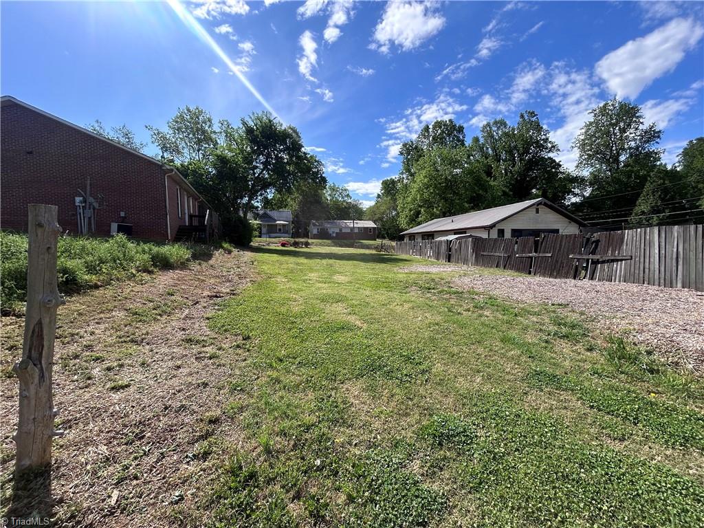 320 Coltrane Avenue High Point, NC 27260 - Photo 6 of 11