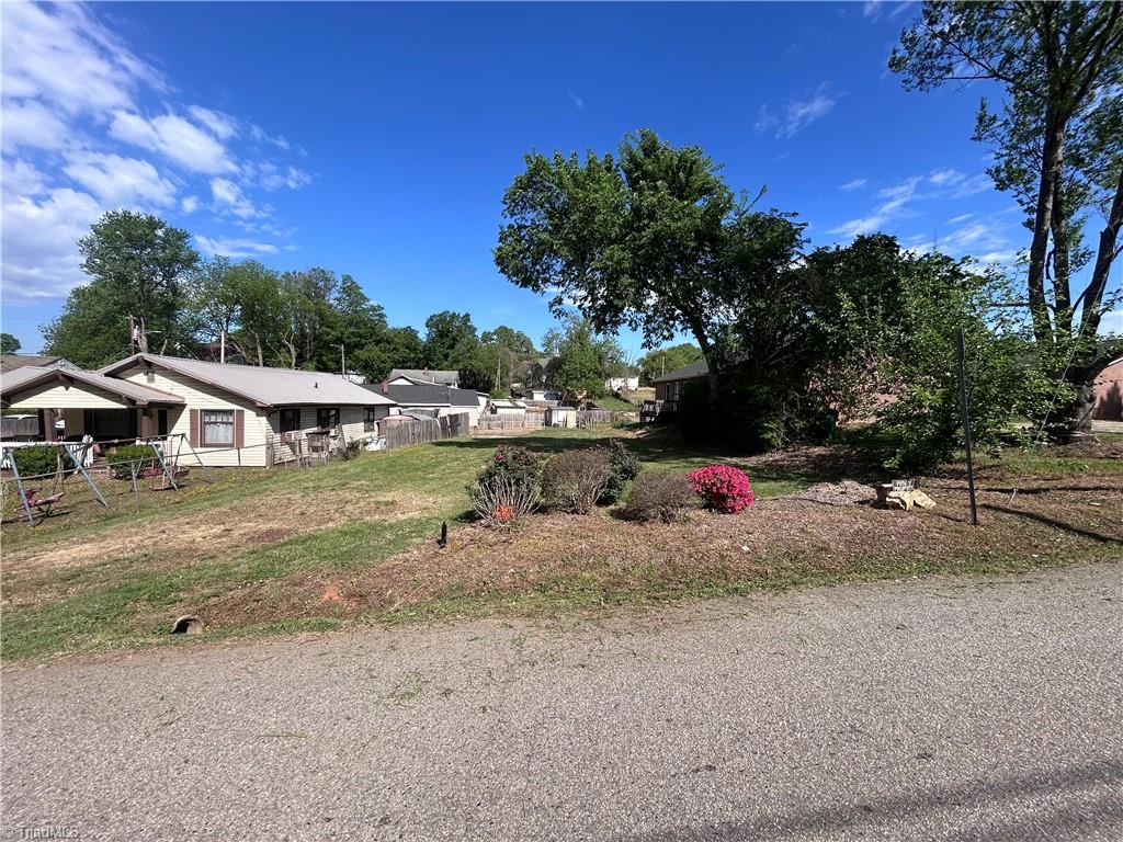 320 Coltrane Avenue High Point, NC 27260 - Photo 8 of 11