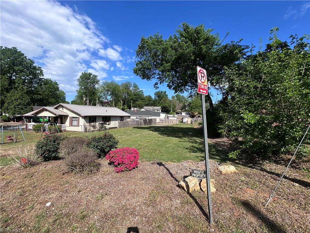 320 Coltrane Avenue High Point, NC 27260 - Photo 9 of 11