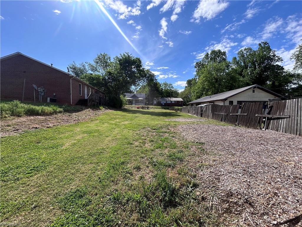 320 Coltrane Avenue High Point, NC 27260 - Photo 10 of 11