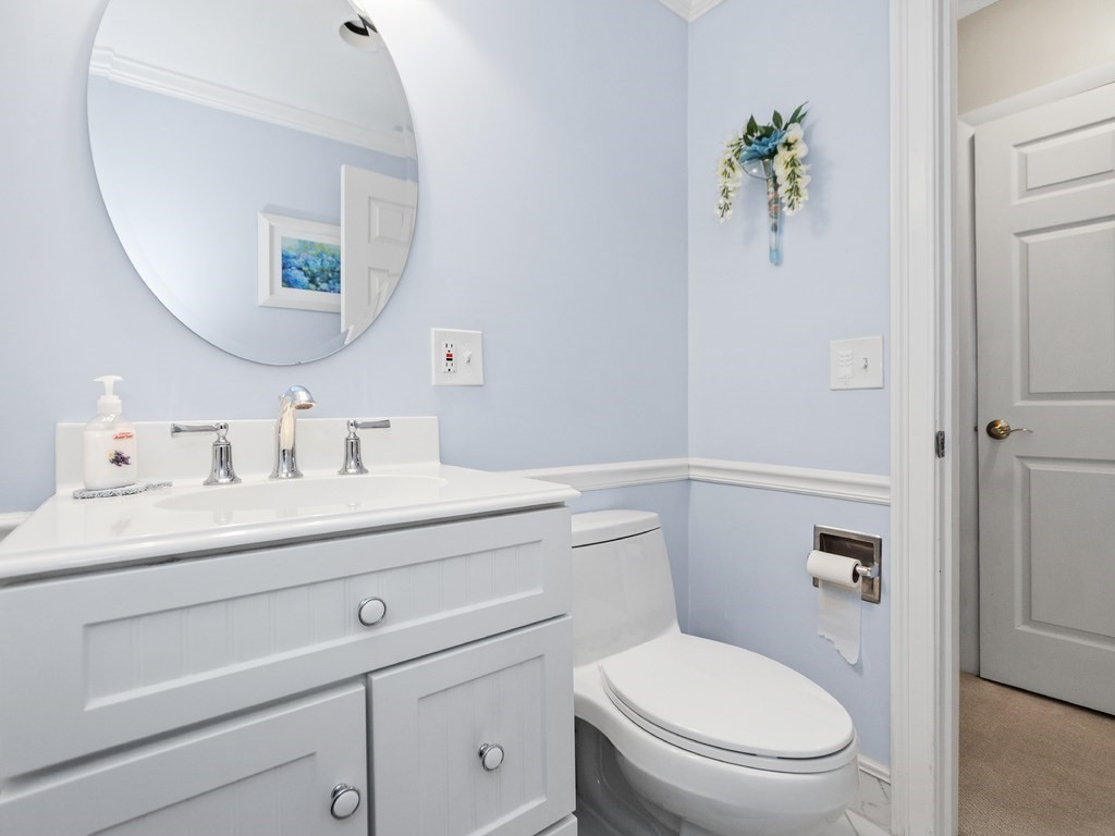 62 Jacqueline Road, Unit 4 Waltham, MA 02452 - Photo 18 of 30 Gallery Image 18