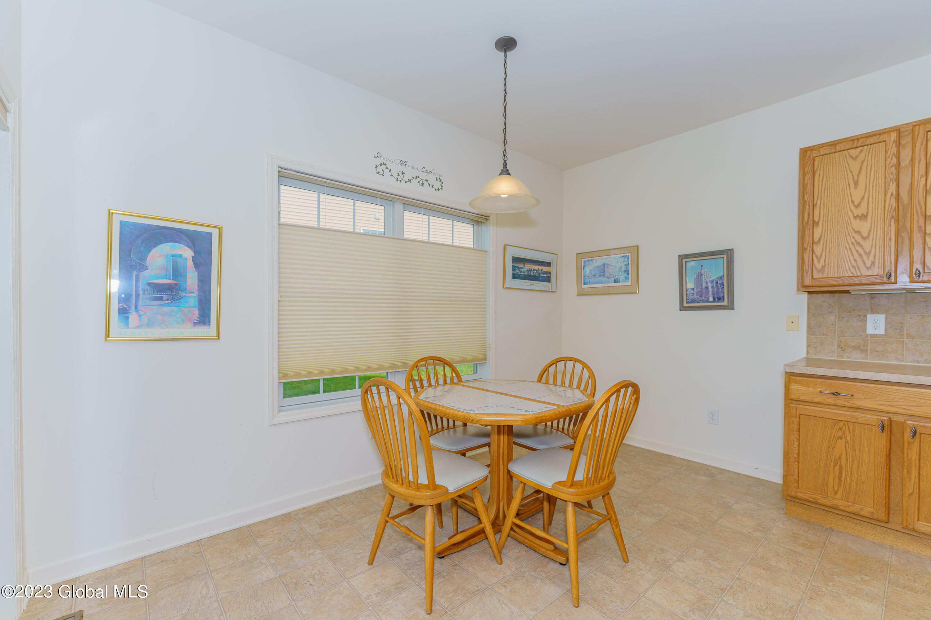 37 Sheldon Drive Halfmoon, NY 12118 - Photo 15 of 38 4 Kitchen 1