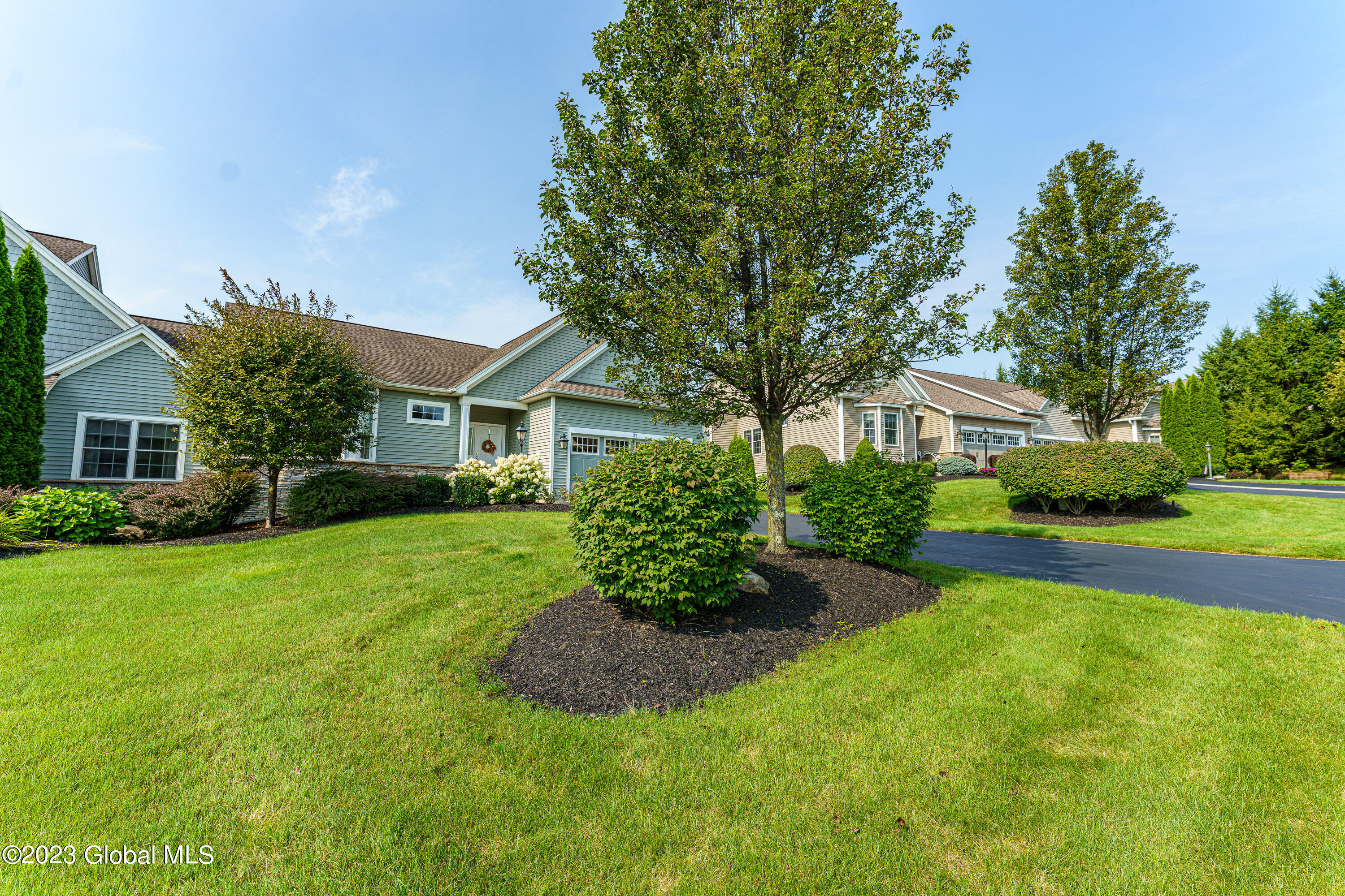 37 Sheldon Drive Halfmoon, NY 12118 - Photo 2 of 38 0 Front 2