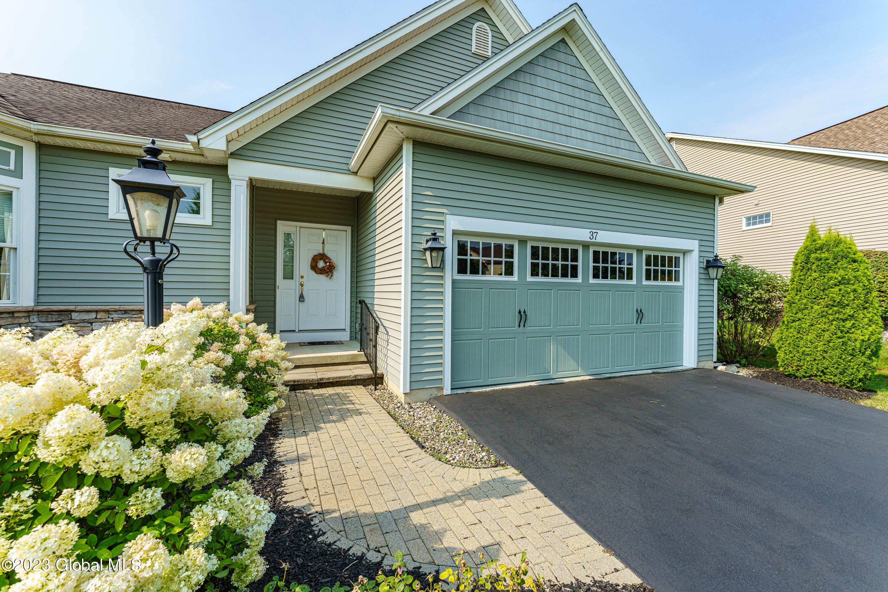 37 Sheldon Drive Halfmoon, NY 12118 - Photo 4 of 38 0 Front 4