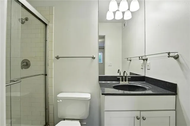 $215,000 | 5010 Baltimore Avenue, Unit 106, Kansas City, MO 64112