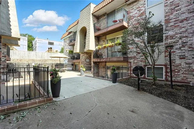 $215,000 | 5010 Baltimore Avenue, Unit 106, Kansas City, MO 64112