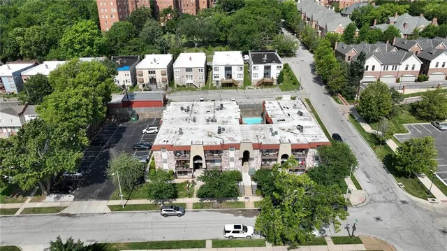 $215,000 | 5010 Baltimore Avenue, Unit 106, Kansas City, MO 64112