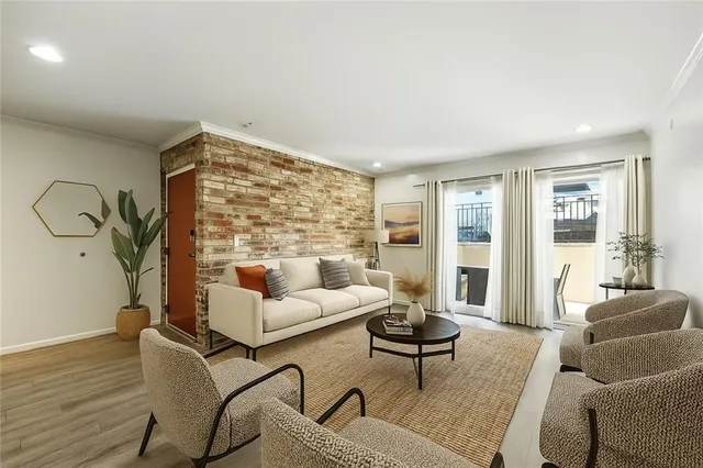 $215,000 | 5010 Baltimore Avenue, Unit 106, Kansas City, MO 64112