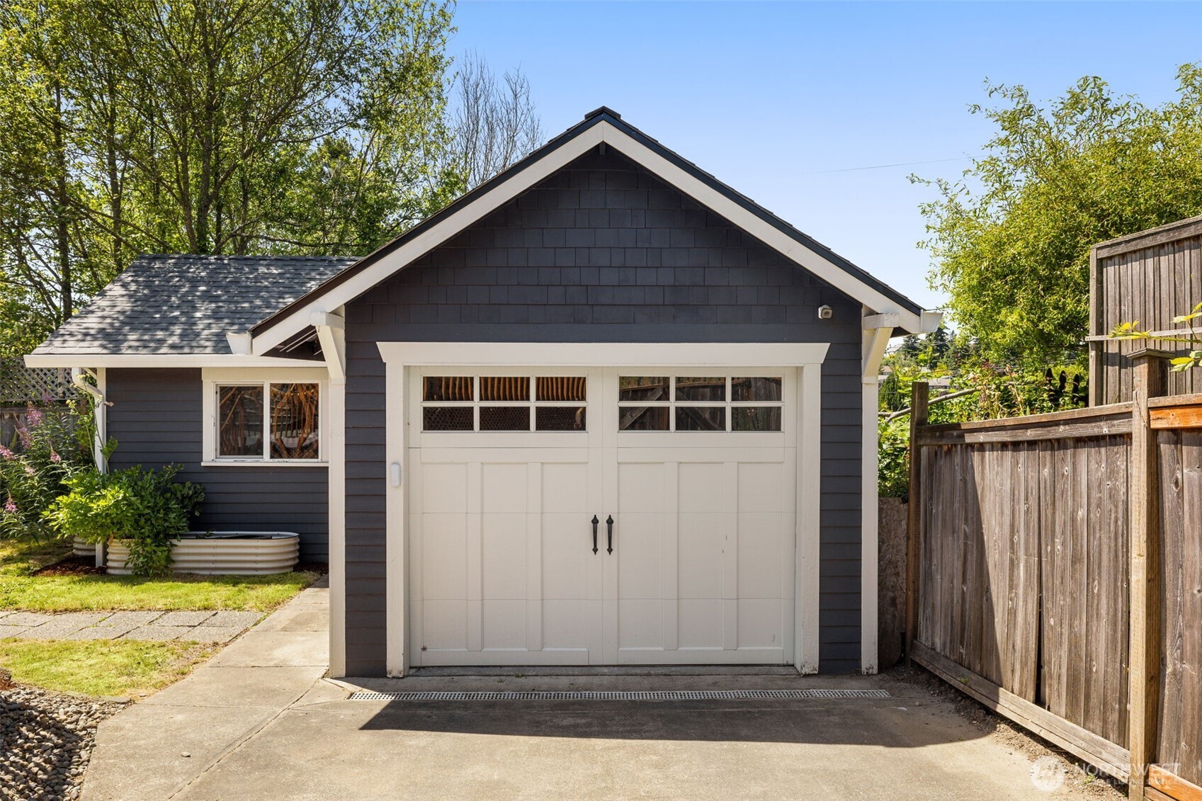 4117 45th Avenue Southwest Seattle, WA 98116 - Photo 23 of 31