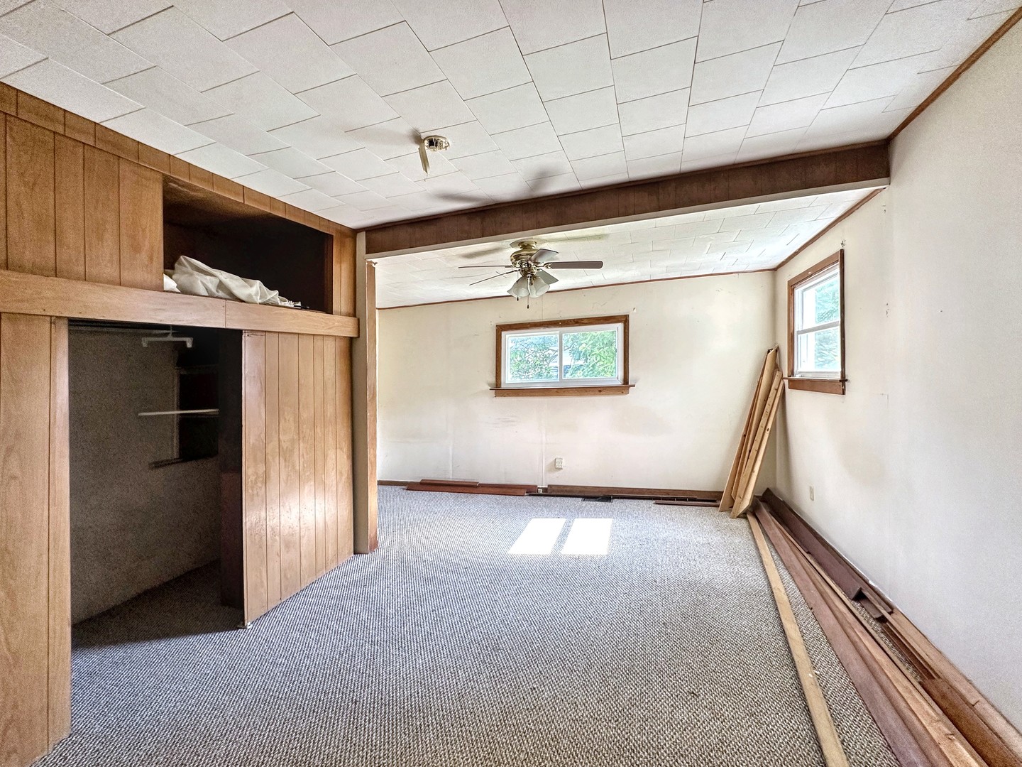 615 South Central Street Gilman, IL 60938 - Photo 8 of 10 a view of a hallway