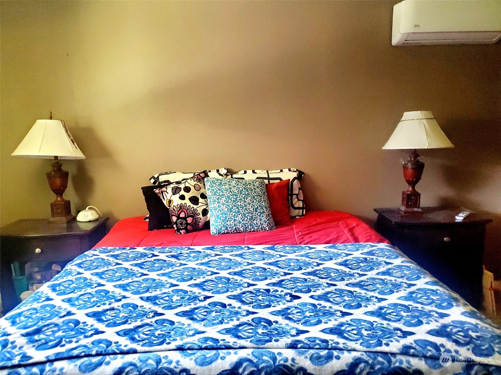 4403 Thomson Avenue Everett, WA 98203 - Photo 11 of 18 a bedroom with a bed and a lamp