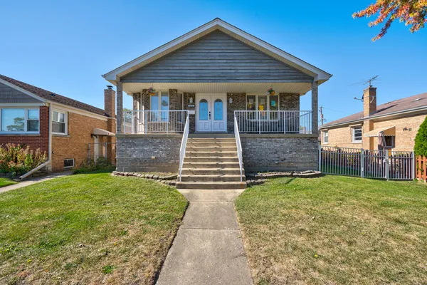 $3,100 | 2524 North Grove Street, River Grove, IL 60171