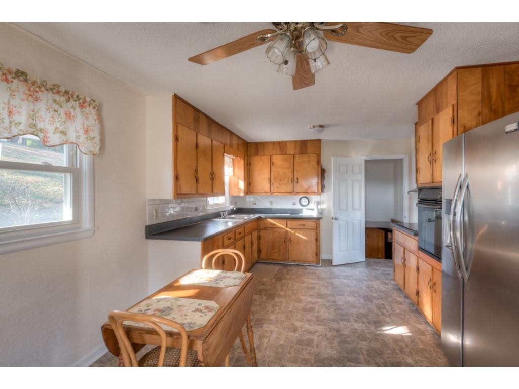 4276 Reedy Creek Road Bristol, VA 24202 - Photo 8 of 33 Photo 8