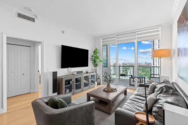 $5,500 | 350 Southeast 2nd Street, Unit 2960, Fort Lauderdale, FL 33301