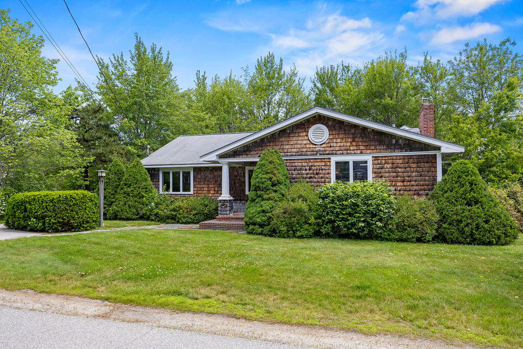13 Community House Road Kennebunkport, ME 04046 - Photo 3 of 49 grb_shill_13communityhouserdkennebunkpor