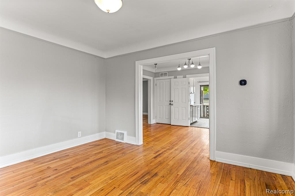 5002 Mead Street Dearborn, MI 48126 - Photo 4 of 26