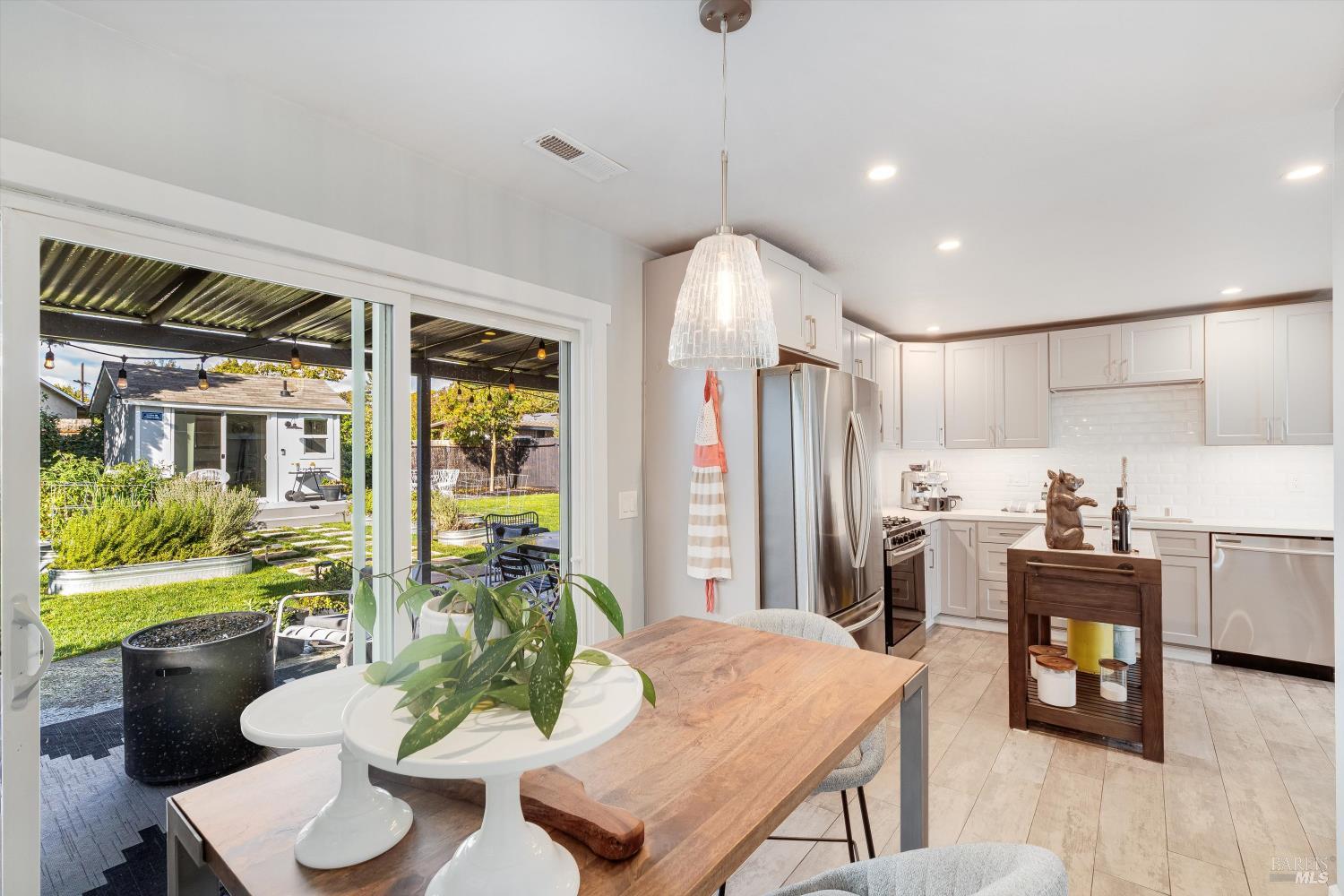 217 South Coombs Street Napa, CA 94559 - Photo 11 of 34