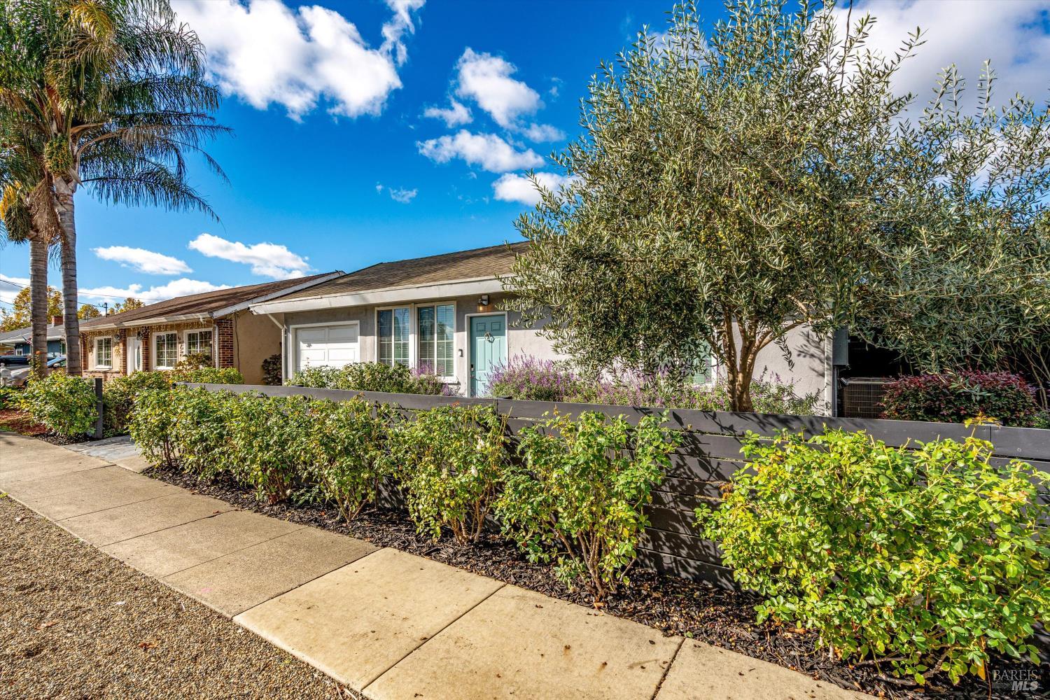 217 South Coombs Street Napa, CA 94559 - Photo 2 of 34
