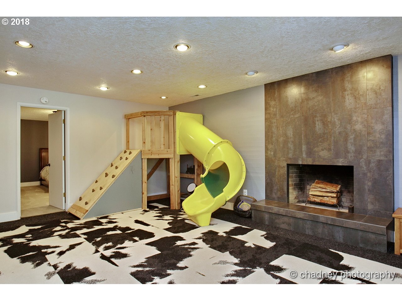 6215 Southwest Jan Tree Court Portland, OR 97219 - Photo 17 of 32 Bonus Room
