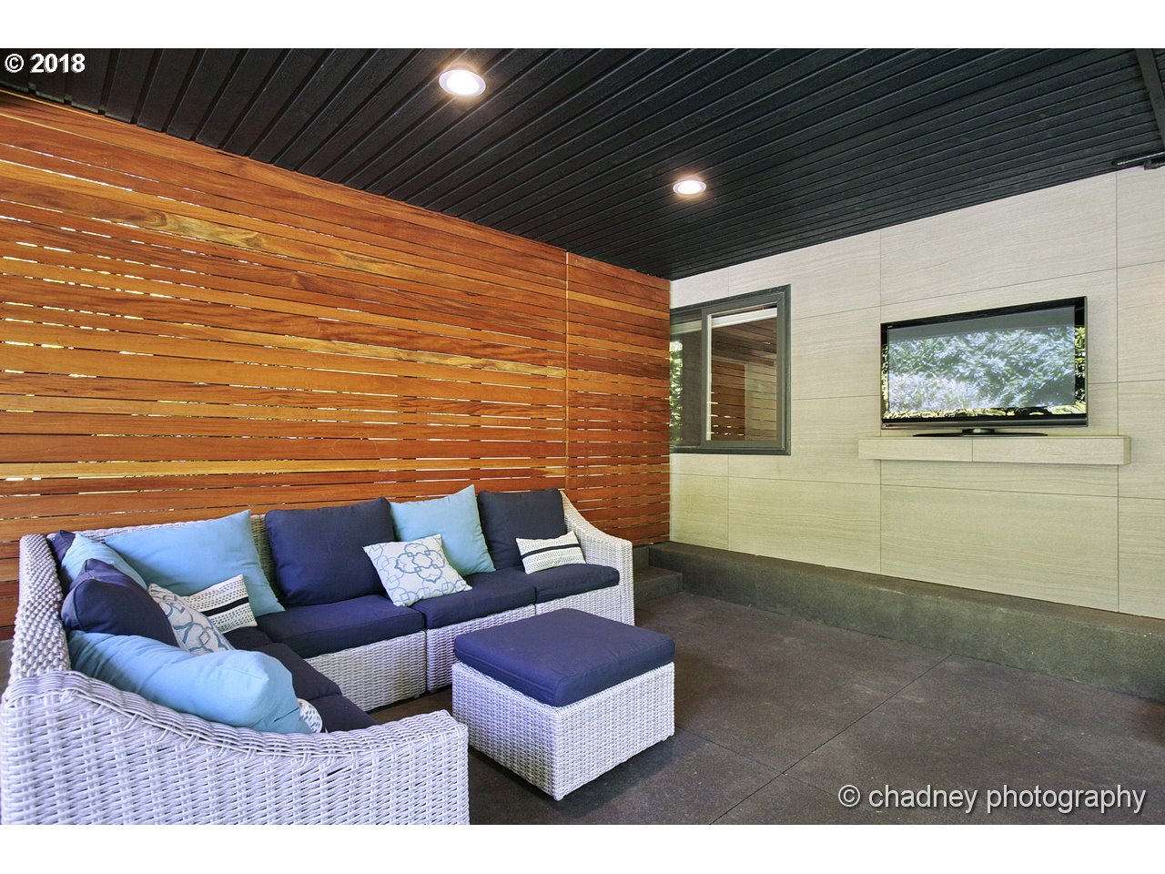 6215 Southwest Jan Tree Court Portland, OR 97219 - Photo 28 of 32 Patio