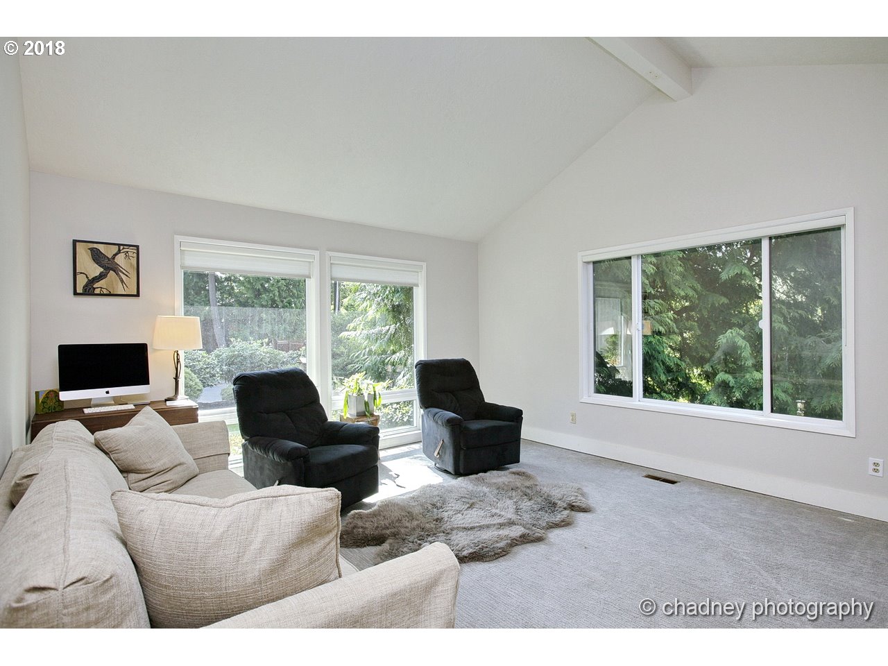 6215 Southwest Jan Tree Court Portland, OR 97219 - Photo 7 of 32 Living Room