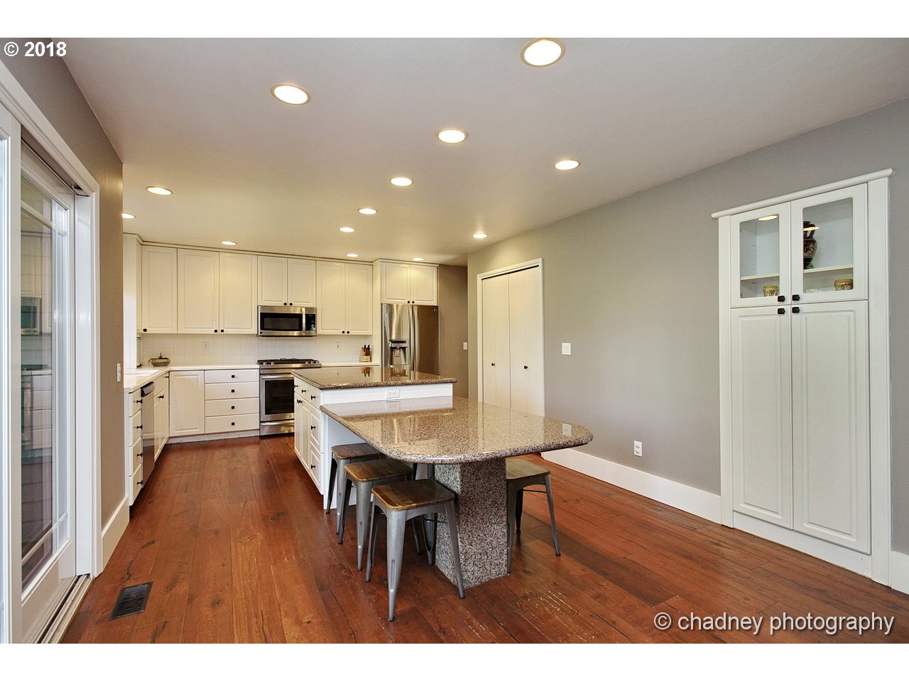 6215 Southwest Jan Tree Court Portland, OR 97219 - Photo 9 of 32 Kitchen