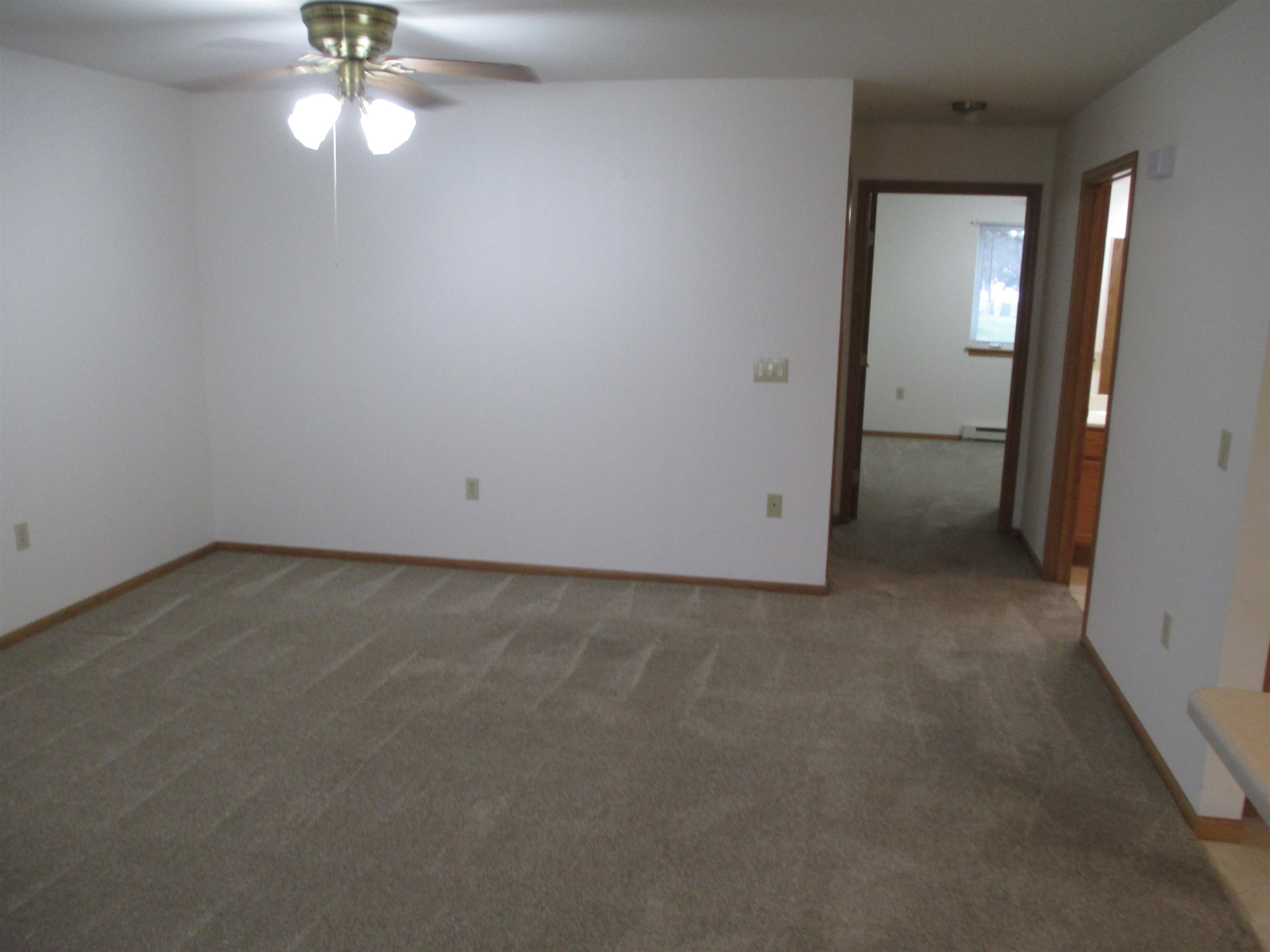 1407 15th Street, Unit 35 Baraboo, WI 53913 - Photo 4 of 11