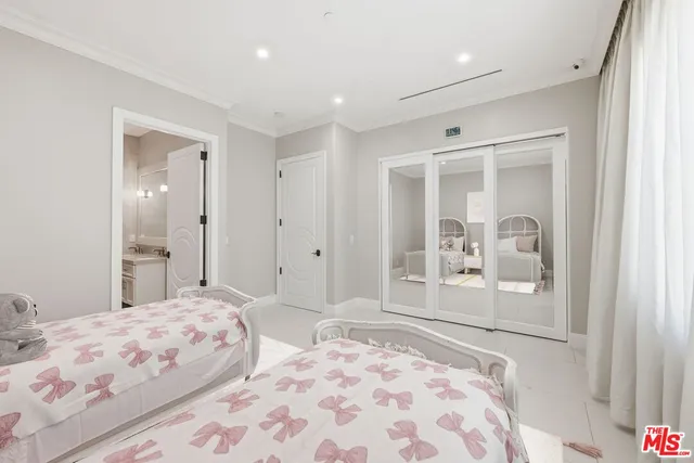 $13,000 | 12419 Erwin Street, Valley Village, CA 91606