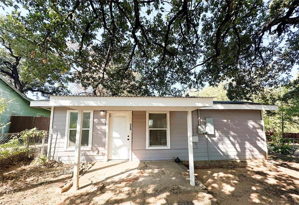 729 North Ruddell Street Denton, TX 76209 - Photo 1 of 1 View of single story home