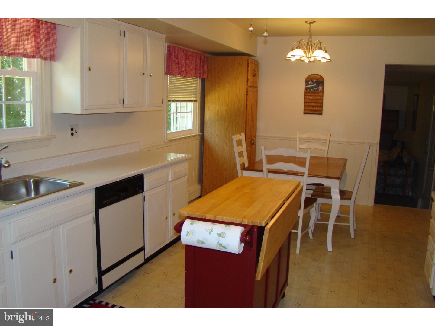 1006 Windy Knoll Road West Chester, PA 19382 - Photo 8 of 25 Kitchen