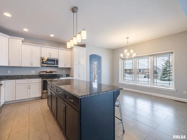 $485,000 | 625 Anne Street, Washington, IL 61571