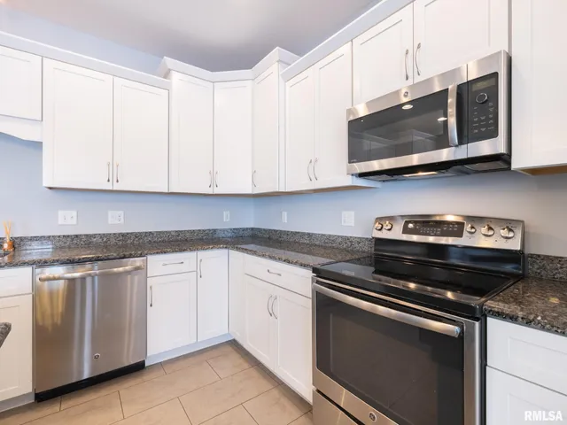 $485,000 | 625 Anne Street, Washington, IL 61571