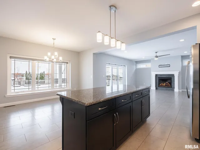 $485,000 | 625 Anne Street, Washington, IL 61571