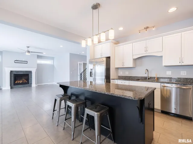 $485,000 | 625 Anne Street, Washington, IL 61571