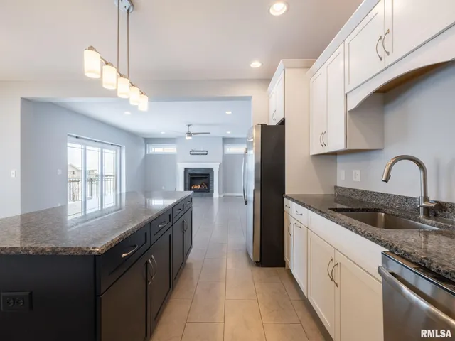 $485,000 | 625 Anne Street, Washington, IL 61571