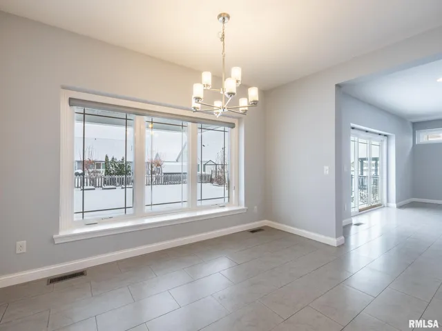 $485,000 | 625 Anne Street, Washington, IL 61571