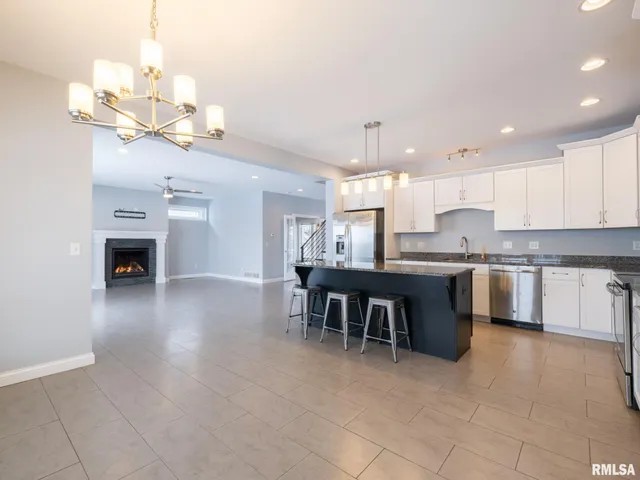 $485,000 | 625 Anne Street, Washington, IL 61571