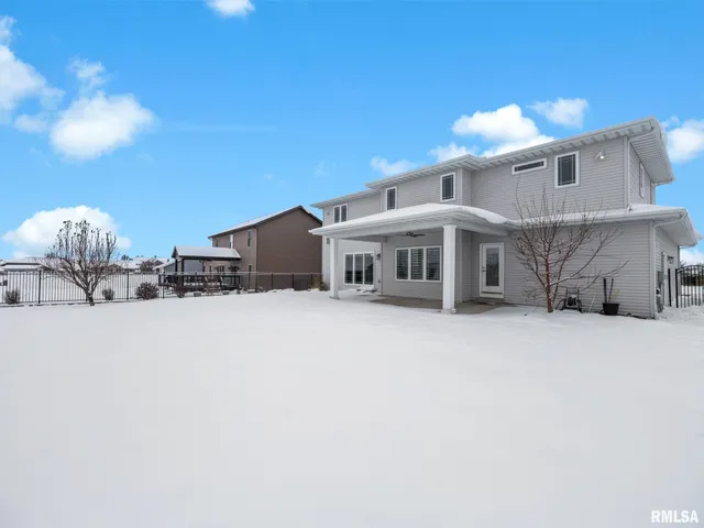 $485,000 | 625 Anne Street, Washington, IL 61571