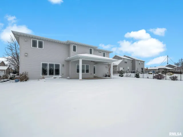 $485,000 | 625 Anne Street, Washington, IL 61571