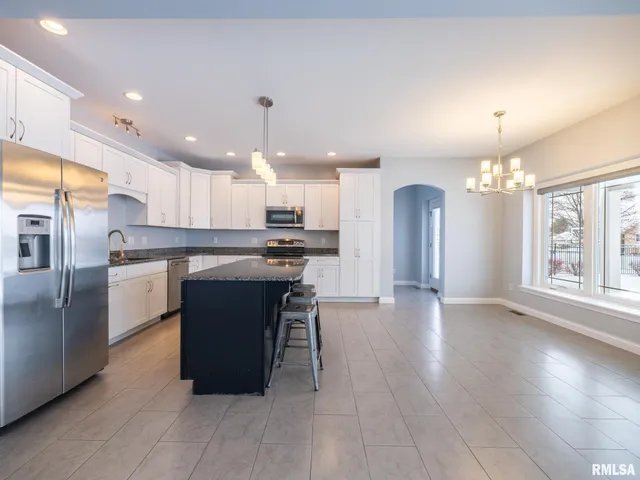 $485,000 | 625 Anne Street, Washington, IL 61571