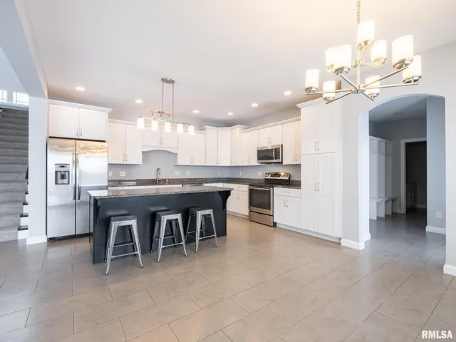 $485,000 | 625 Anne Street, Washington, IL 61571