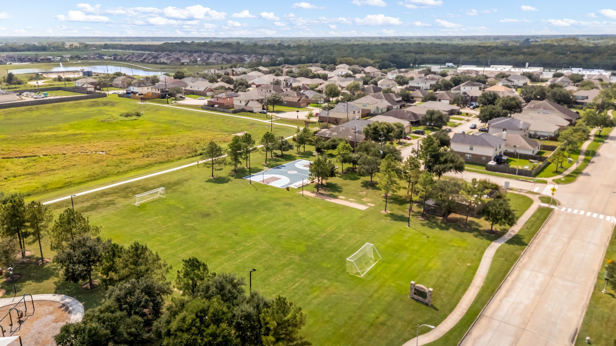614 Harvest Bluff Drive Rosharon, TX 77583 - Photo 33 of 34 Gallery Image 33